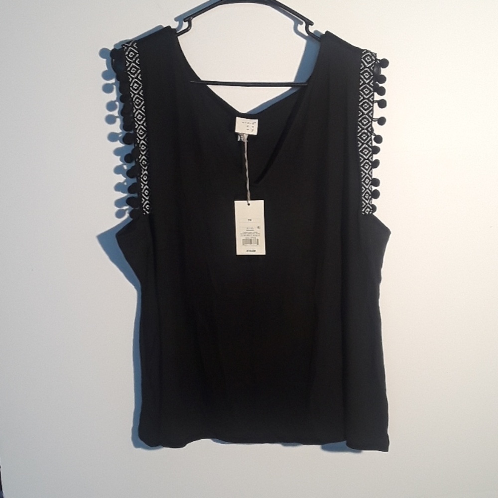 A.N.D. Away New Sleeveless Top - Picture 2 of 8